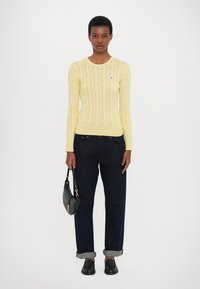 RL – Women's pullover with round neck in cable knit