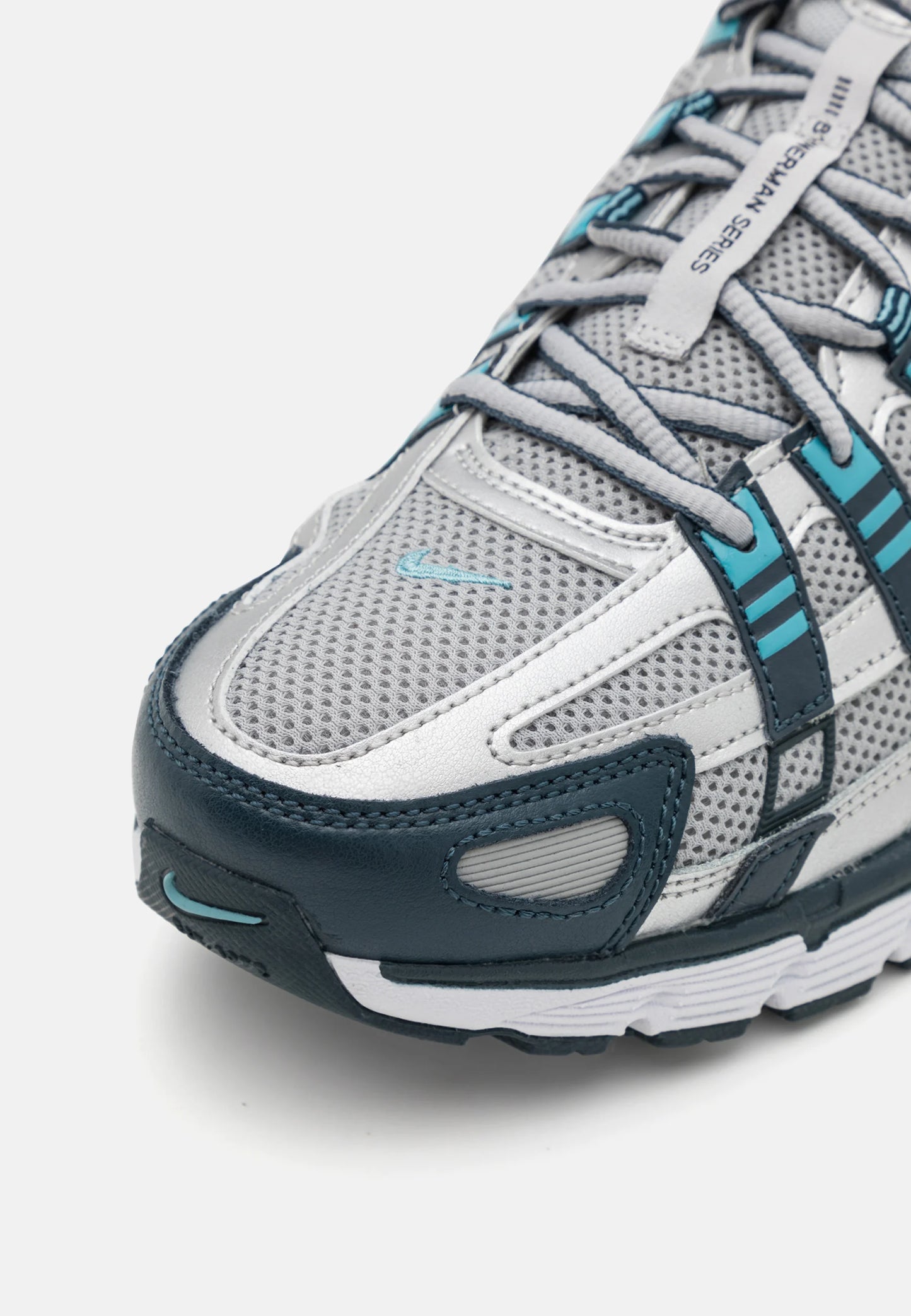NK – P6000 sneakers