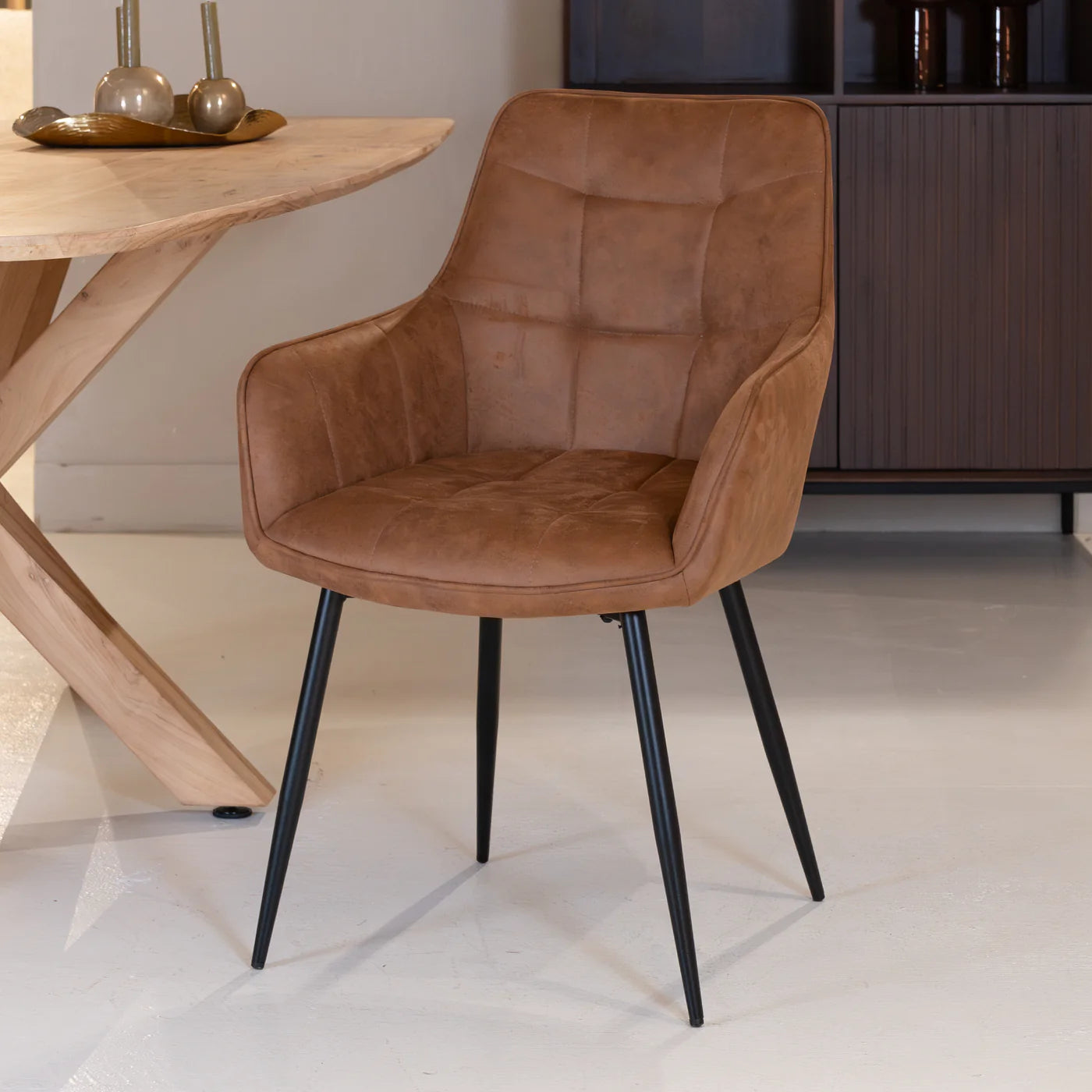 Chaise de salle à manger Lynn | Micro Suéde 4 chaises pour seulement €33.99 – offre limitée!