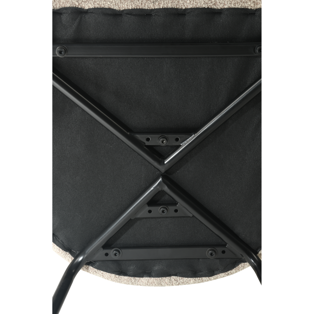 Chaise de salle à manger Aalborg Bouclé beige with black base - 4 chaises pour seulement €33.99 – offre limitée!
