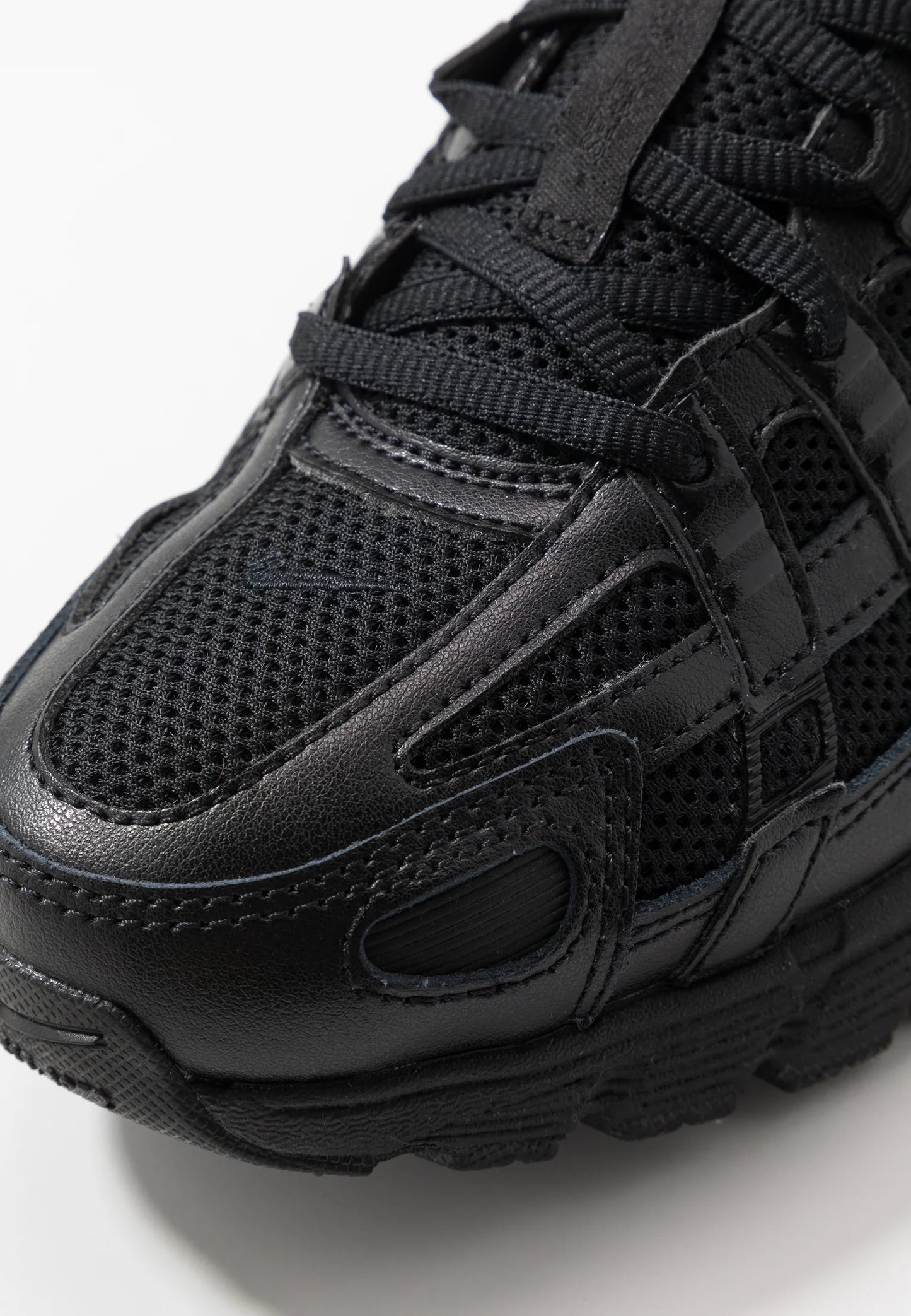 NK – P6000 sneakers