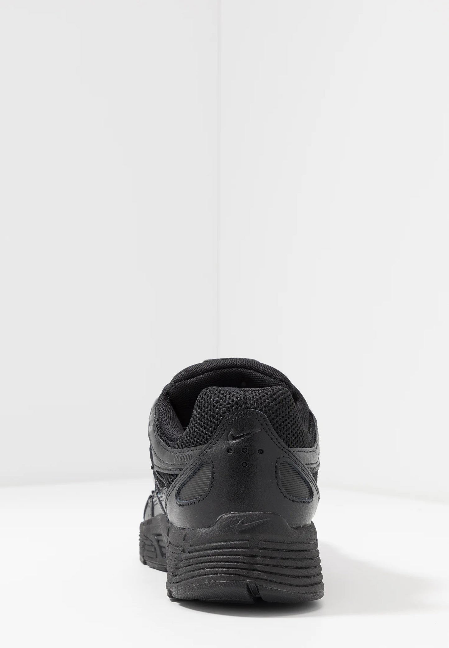 NK – P6000 sneakers