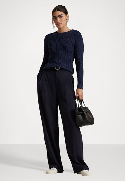 RL – Women's pullover with round neck in cable knit